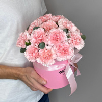 Букет_Коробочка из нежно-розовых гвоздик