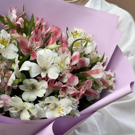 Букет_13 альстромерий